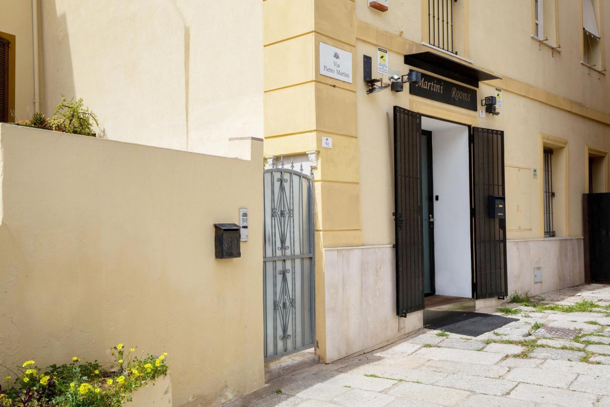 Martini Rooms Castello Кальяри Экстерьер фото