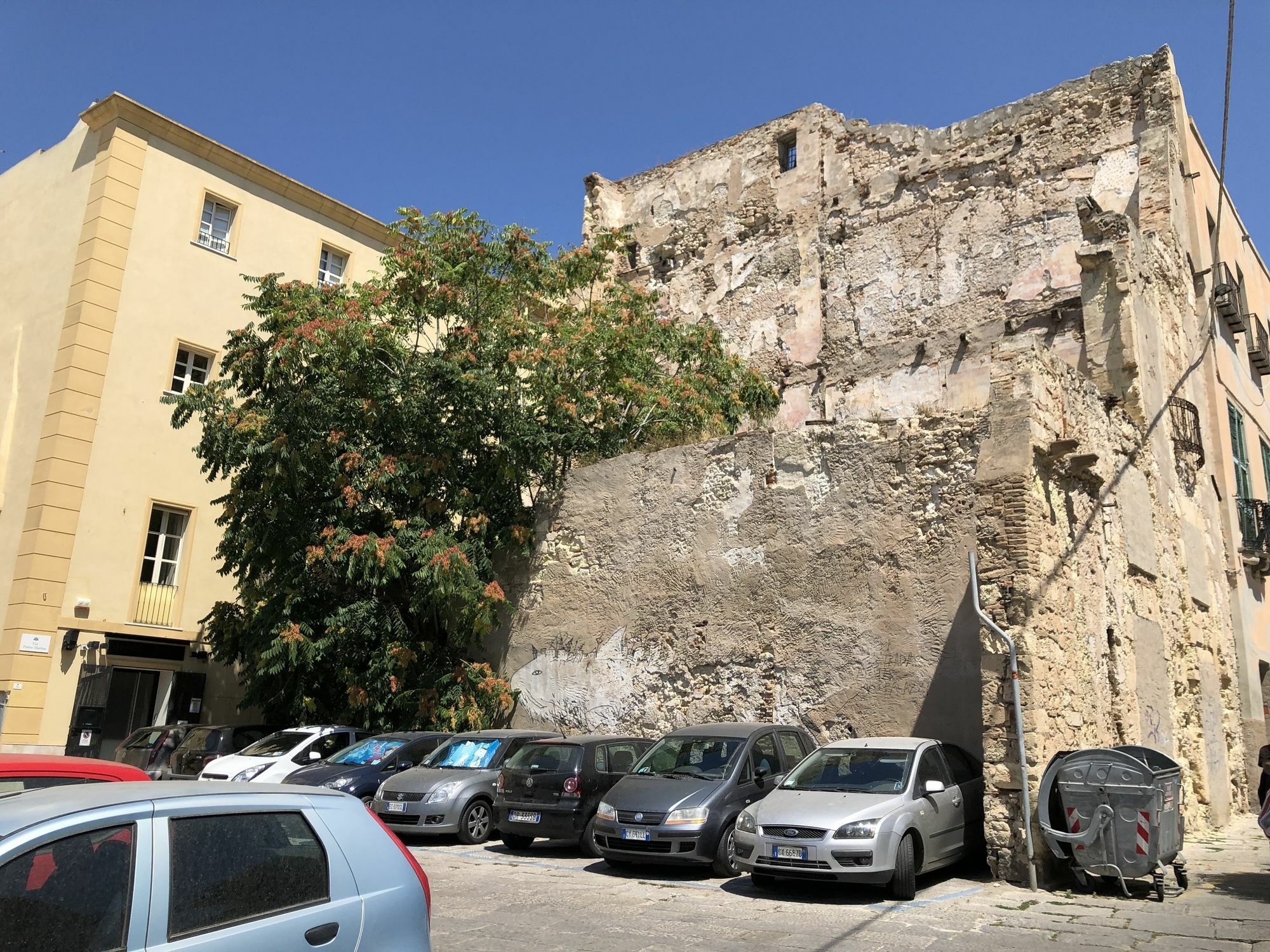 Martini Rooms Castello Кальяри Экстерьер фото